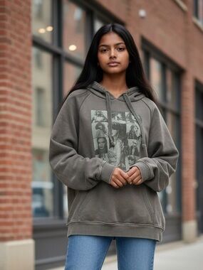TAYLOR SWIFT ‘The Eras Tour’ Concert Merch Hoodie